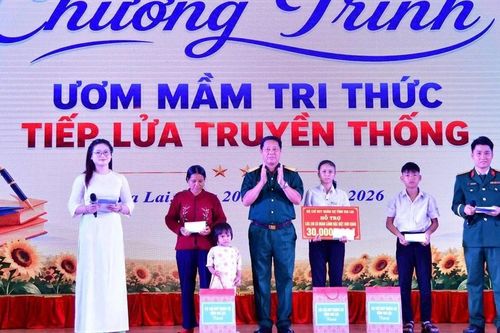 Ươm mầm tri thức, tiếp lửa truyền thống
