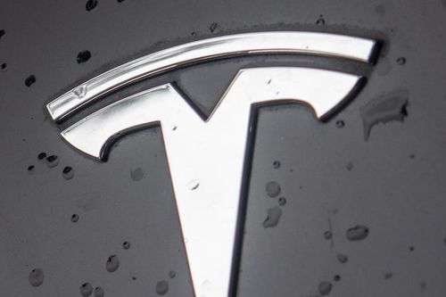 Tesla Model 3 bật Autopilot đâm vào nhà dân khiến một phụ nữ tử vong tại Texas