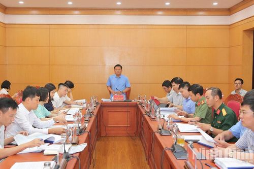 Nghe báo cáo phương án quy hoạch chung Khu kinh tế Ninh Cơ đến năm 2050
