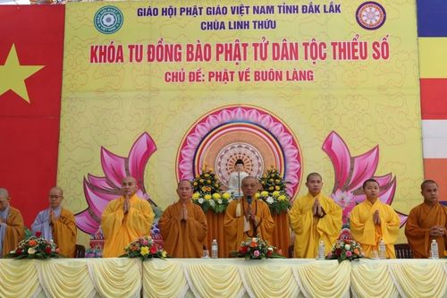 Đắk Lắk: 500 Phật tử đồng bào dân tộc thiểu số tham dự khóa tu Phật về buôn làng