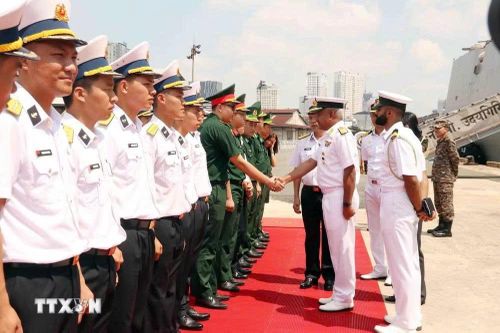 Biên đội tàu Hải quân Ấn Độ thăm hữu nghị TPHCM