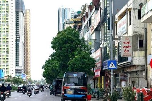 Bến cóc 'náo loạn' đường Vũ Trọng Khánh