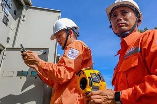 Công suất điện lập đỉnh mới, tiết kiệm điện trở thành yêu cầu cấp bách