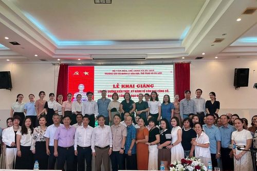 70 học viên tham gia lớp Bồi dưỡng kiến thức, kỹ năng về văn hóa công sở, đạo đức công vụ