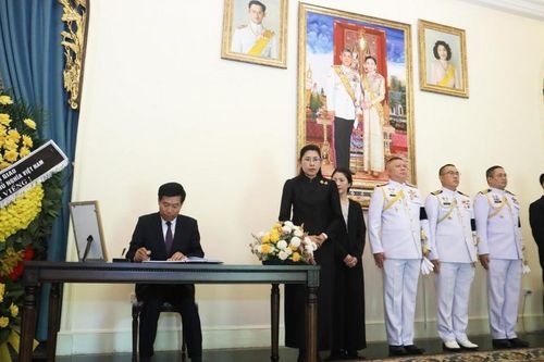 Ủy viên Trung ương Đảng, Thứ trưởng Nguyễn Mạnh Cường viếng và ghi sổ tang tưởng niệm Công chúa Thái Lan Bajrakitiyabha Narendiradebyavati