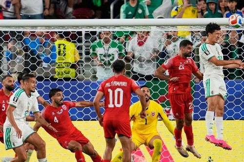 Algeria ngược dòng đánh bại Jordan