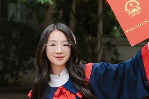 Nữ sinh Hà Nội trúng tuyển 5 nguyện vọng lớp 10 chuyên của các trường nức tiếng