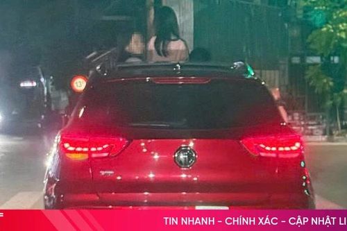Để trẻ nhỏ thò đầu ra cửa sổ trời ô tô, nữ tài xế bị xử phạt