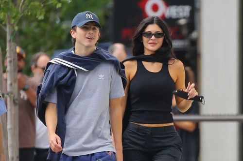 Người mẫu Kylie Jenner và Timotheé Chalamet tận hưởng kỳ nghỉ lãng mạn