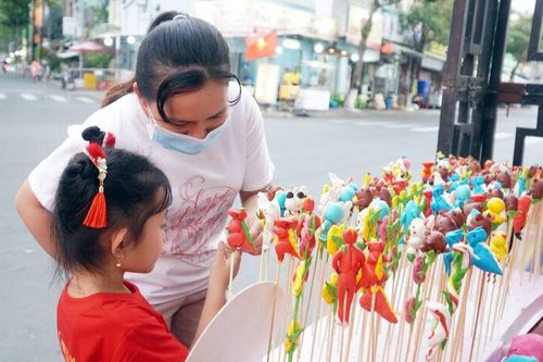 Tò he vẫn đợi trẻ thơ