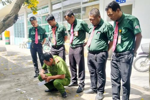 Công an phường Long Xuyên test ma túy đối với người lao động tại công ty, doanh nghiệp