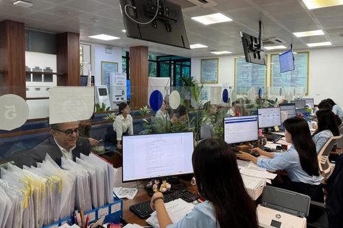 Thành ủy Hà Nội yêu cầu xử lý trách nhiệm việc từ chối xác nhận ủy quyền cho cụ bà 97 tuổi
