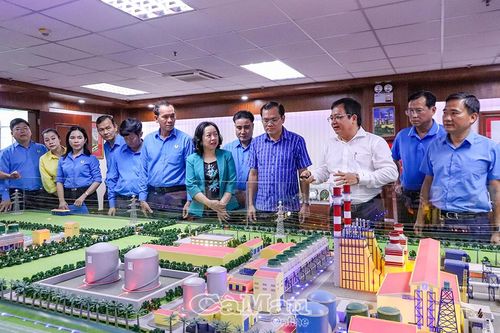 Tổng Liên đoàn Lao động Việt Nam khảo sát Cụm Khí - Điện - Đạm Cà Mau