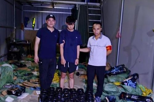 Từ bắt quả tang vụ vận chuyển 'khí cười', phát hiện kho chứa bình N2O