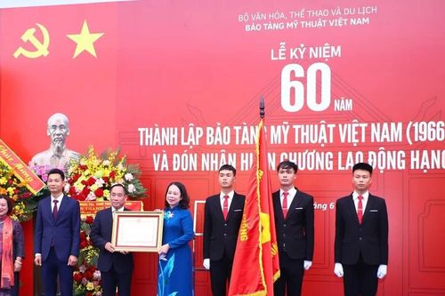 Bảo tàng Mỹ thuật Việt Nam đón nhận Huân chương Lao động hạng Ba