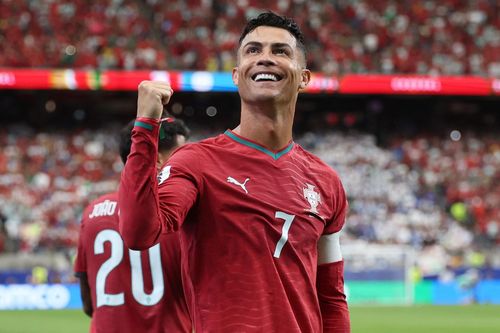 Bồ Đào Nha 3-0 Uzbekistan: Ronaldo lập cú đúp