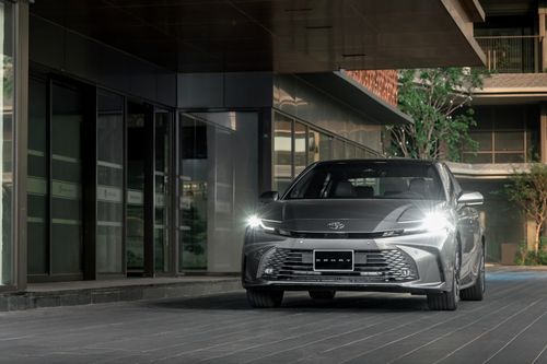 Khách Việt hết cơ hội mua Toyota Camry phiên bản giá rẻ