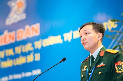 Thanh niên không lớn lên bằng lời động viên, mà trưởng thành từ trách nhiệm