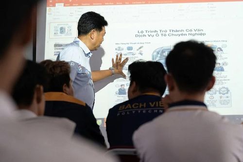 Giáo dục trong 'đường băng' tăng trưởng hai con số: 'Mặt trận' mới trước làn sóng trí tuệ nhân tạo