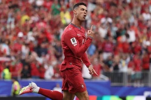 Được hỏi về việc Messi ghi bàn, Cristiano Ronaldo phản ứng lạnh lùng