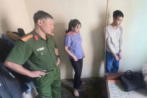 Kiểm sát thực nghiệm hiện trường vụ án trộm cắp 3 heo đất nhà người yêu