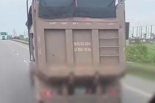 Xử phạt, tước giấy phép lái xe tài xế ôtô đầu kéo đánh võng trên đường