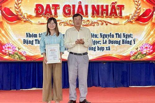 Xã Nhơn Mỹ trao giải Cuộc thi Chính luận về bảo vệ nền tảng tư tưởng của Đảng