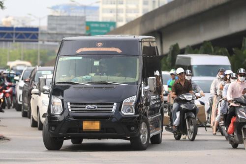 Từ 10/8, thu hồi giấy phép kinh doanh của doanh nghiệp có xe hợp đồng 'trá hình'