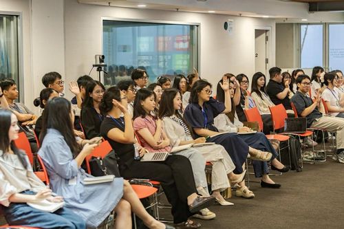 Học cách săn việc thời AI cùng chuyên gia quốc tế