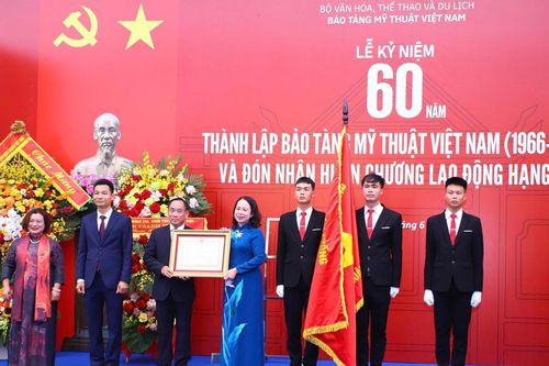 Bảo tàng Mỹ thuật Việt Nam nhận Huân chương Lao động hạng Ba