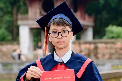 Nói với mẹ 'con chắc chắn đỗ', nam sinh thành thủ khoa chuyên Lý trường Chu Văn An