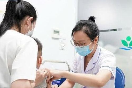 Nguy cơ biến chứng sởi tăng cao ở trẻ mắc bệnh nền