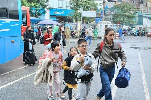 Từ 1-1-2028, xe hợp đồng phải chia sẻ dữ liệu hợp đồng vận tải với Bộ Công an