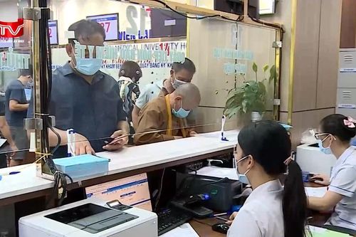 Người bệnh khám trái tuyến được BHYT chi trả 50% từ ngày 1/7
