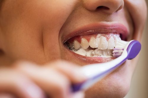 4 kiểu đánh răng khiến hơi thở nặng mùi, răng ngày càng yếu