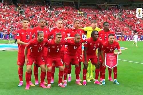Thụy Sĩ đánh bại Canada, giành vé vào vòng knock-out