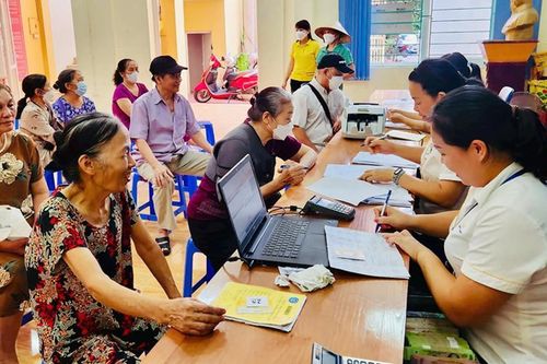 Đề xuất điều chỉnh giảm dần độ tuổi hưởng trợ cấp hưu trí xã hội xuống đủ 70 tuổi
