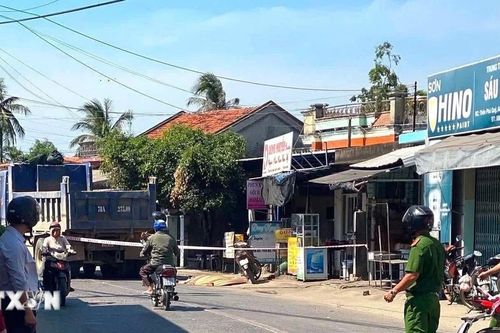 Đắk Lắk: Xe tải va chạm xe máy cùng chiều khiến 2 mẹ con thương vong