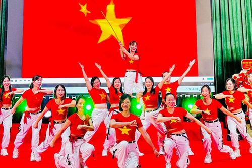 Bắc Ninh: Sôi nổi giao lưu 'Vũ điệu khỏe đẹp' chào mừng thành công Đại hội Phụ nữ toàn quốc XIV
