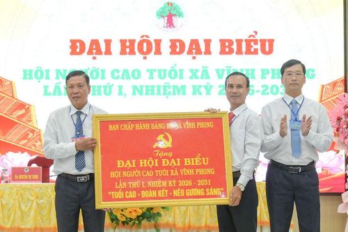 Ông Nguyễn Văn Sung giữ chức Chủ tịch Hội Người cao tuổi xã Vĩnh Phong