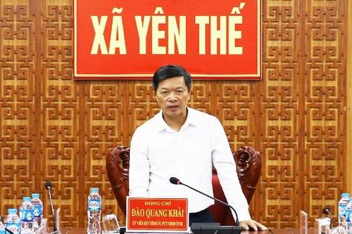 Phó Chủ tịch UBND tỉnh Đào Quang Khải kiểm tra tình hình thực hiện phát triển kinh tế - xã hội tại 5 xã