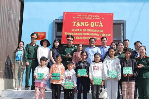 Học viện Lục quân tổ chức các hoạt động đền ơn đáp nghĩa