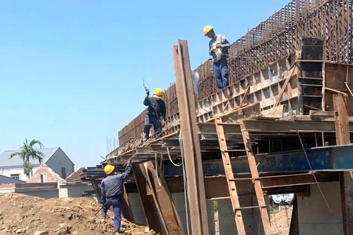 Ninh Bình tăng cường bảo đảm an toàn thi công trong mùa nắng nóng