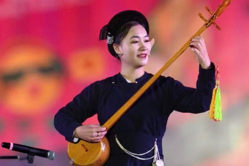 Nữ cán bộ trẻ giữ hồn Then, đàn tính bằng cả trái tim