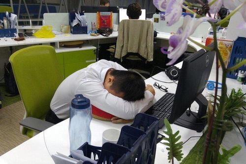 Bị hành xác suốt mùa World Cup vì ghét bóng đá nhưng đêm nào vợ cũng bắt xem