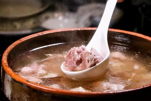 Mẹo hầm xương nhanh mềm, nước dùng ngọt và không bị đục