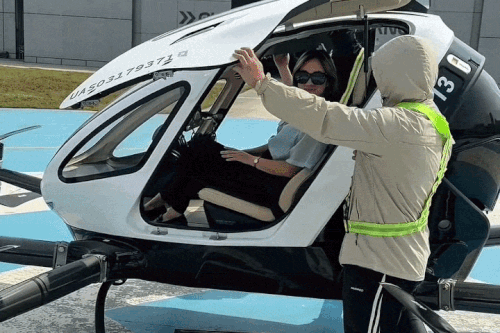 Khách Việt ký giấy miễn trừ, bảo hiểm 4 tỷ khi ngồi taxi bay ở TQ