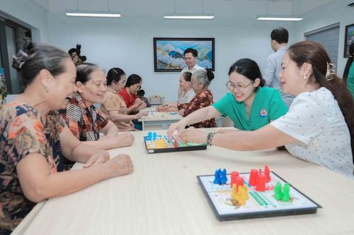 Mô hình dưỡng lão bán trú đầu tiên tại Hà Nội nhận phản hồi tích cực