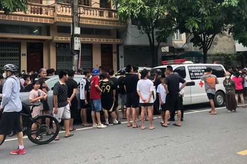 Nổ súng ở Lào Cai khiến 2 người thương vong, cảnh sát khám nghiệm hiện trường