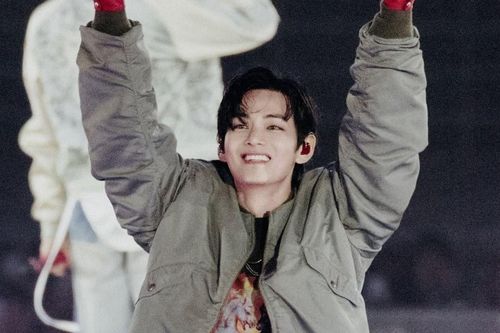 V (BTS) bất ngờ nhắn tin riêng cho fan, gây bão mạng xã hội